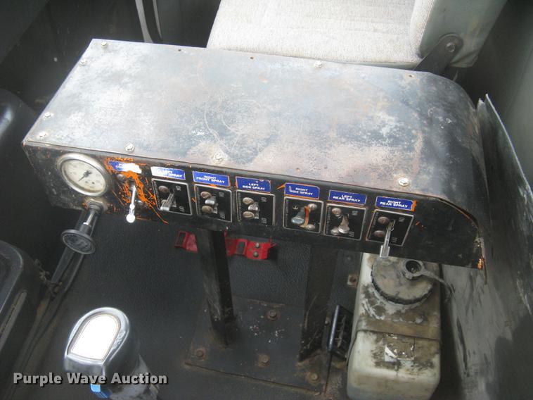 image for item DC2341 1995 Volvo ACL tank truck