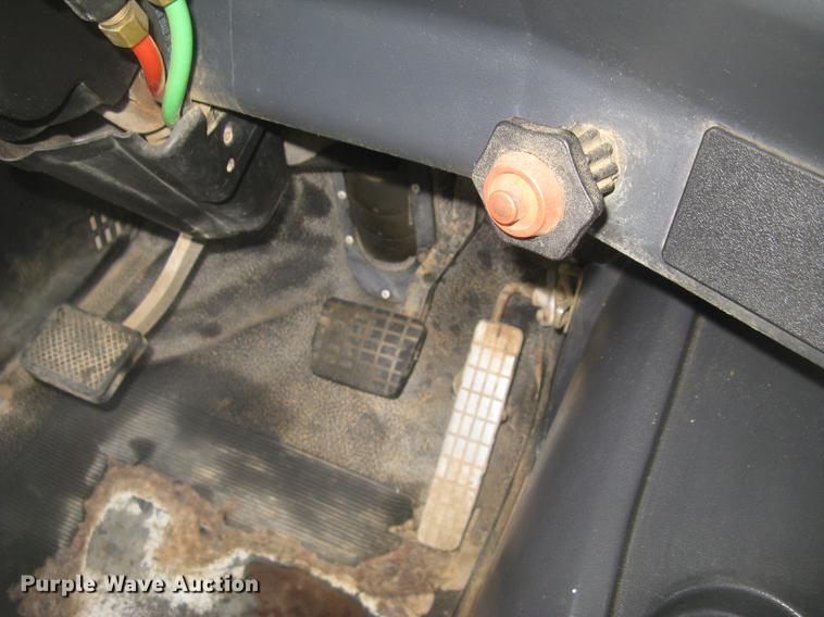 image for item DC2341 1995 Volvo ACL tank truck