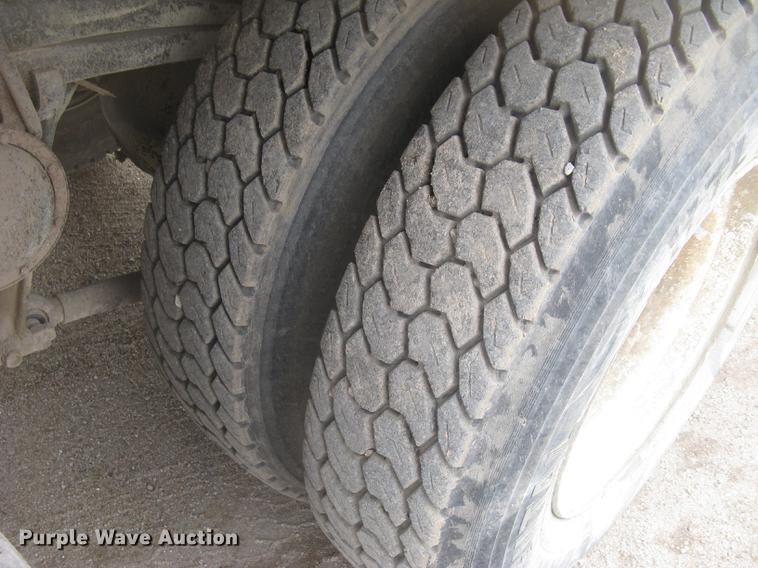 image for item DC2341 1995 Volvo ACL tank truck