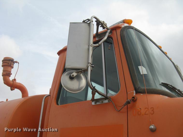 image for item DC2341 1995 Volvo ACL tank truck