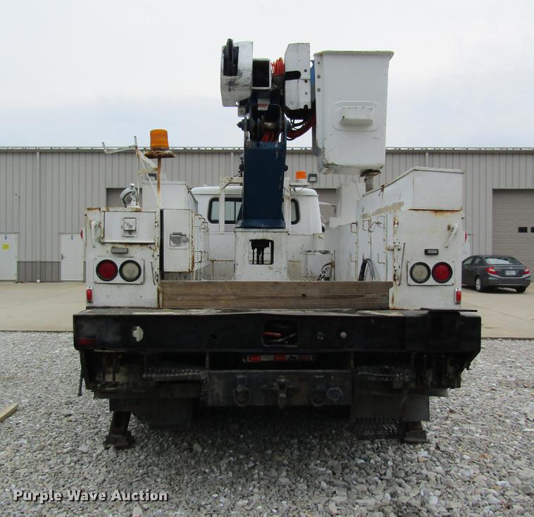 image for item DC4339 1994 International 4900 bucket truck
