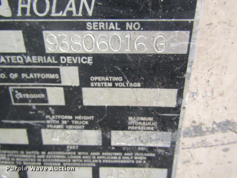 image for item DC4339 1994 International 4900 bucket truck