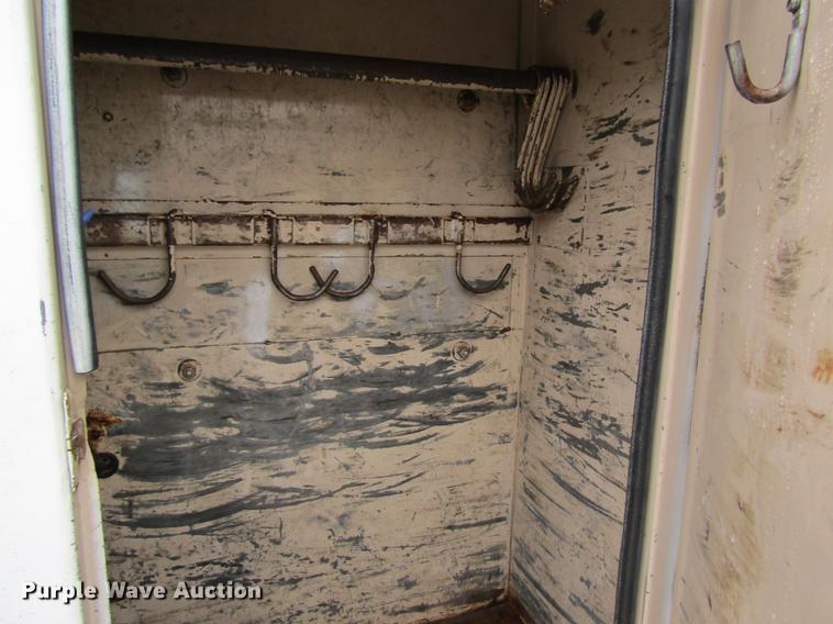 image for item DC4339 1994 International 4900 bucket truck