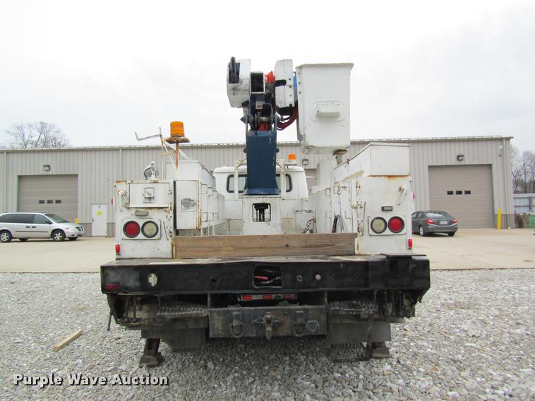 image for item DC4339 1994 International 4900 bucket truck
