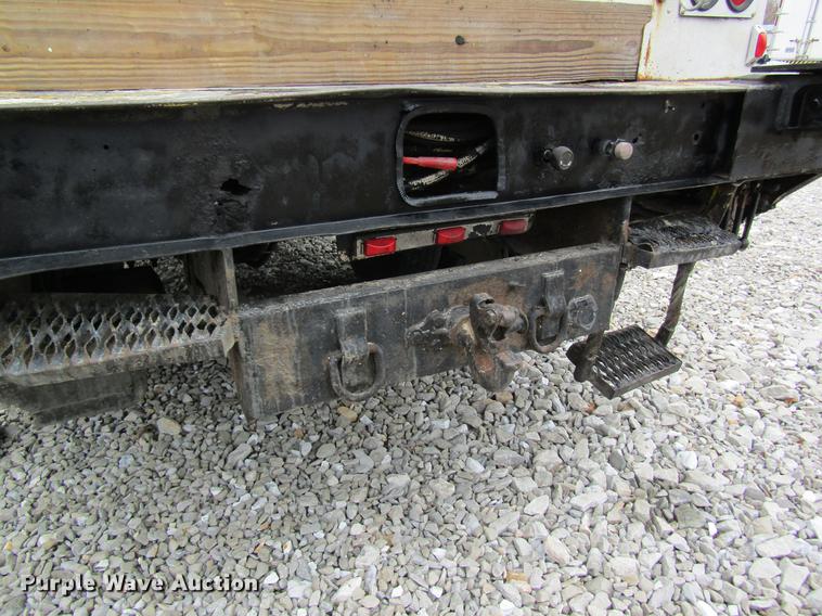 image for item DC4339 1994 International 4900 bucket truck