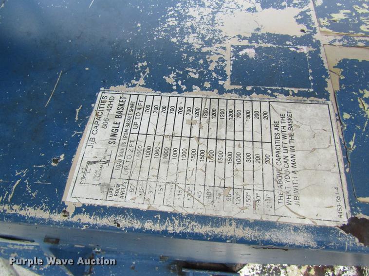 image for item DC4339 1994 International 4900 bucket truck