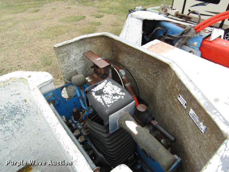 image for item DC4339 1994 International 4900 bucket truck