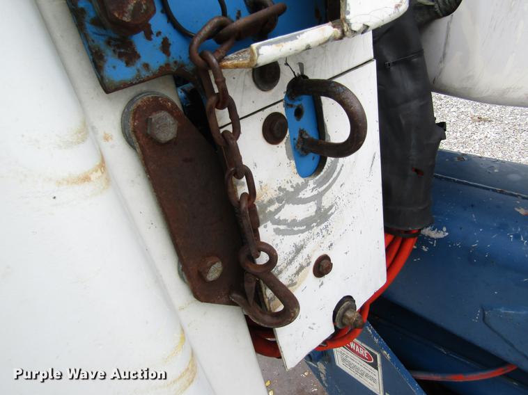 image for item DC4339 1994 International 4900 bucket truck