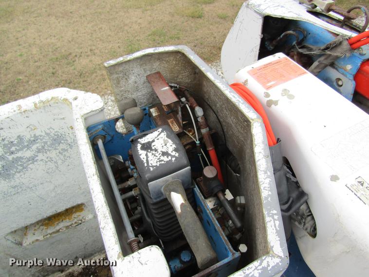 image for item DC4339 1994 International 4900 bucket truck