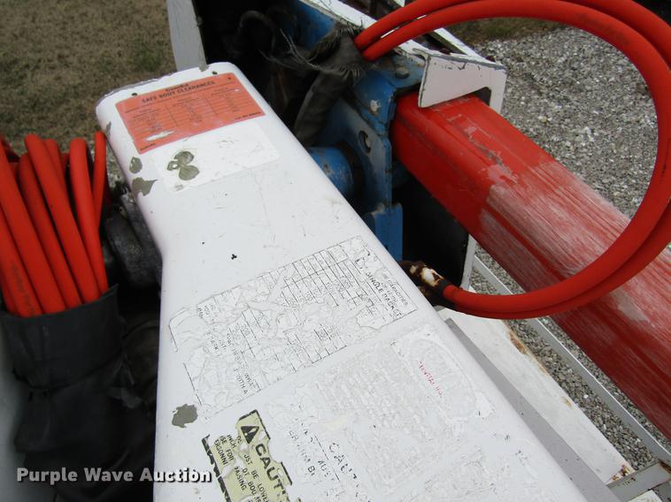 image for item DC4339 1994 International 4900 bucket truck