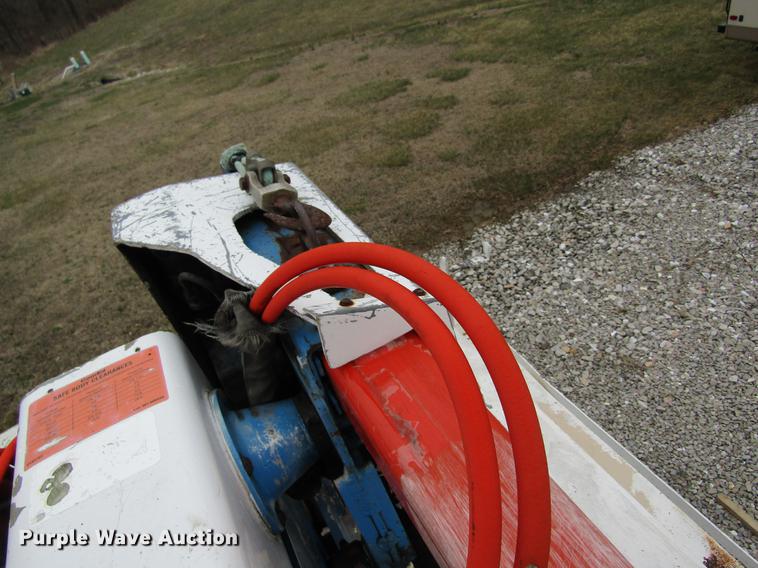 image for item DC4339 1994 International 4900 bucket truck