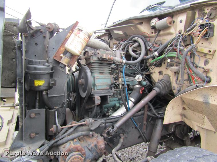 image for item DC4339 1994 International 4900 bucket truck