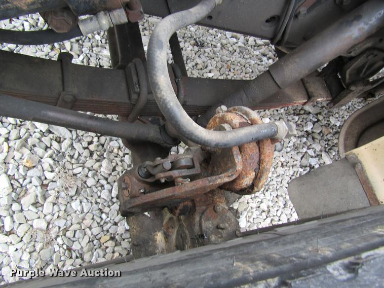 image for item DC4339 1994 International 4900 bucket truck