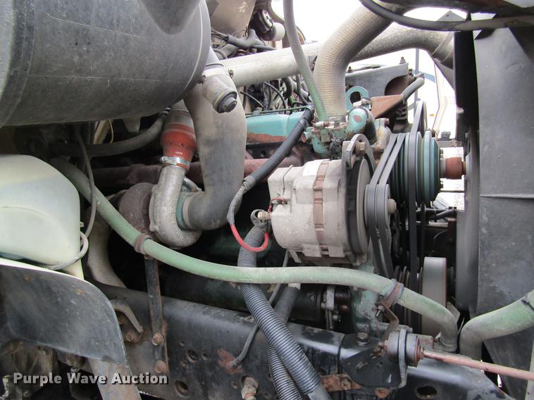 image for item DC4339 1994 International 4900 bucket truck