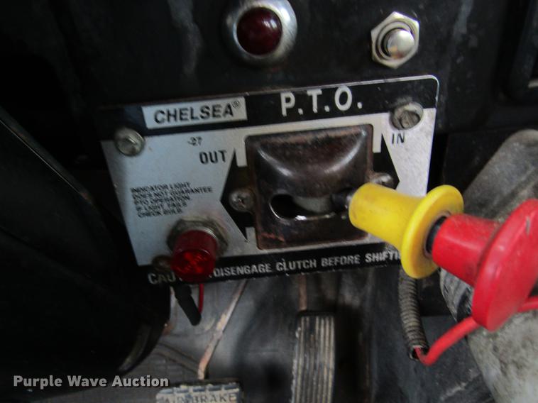 image for item DC4339 1994 International 4900 bucket truck