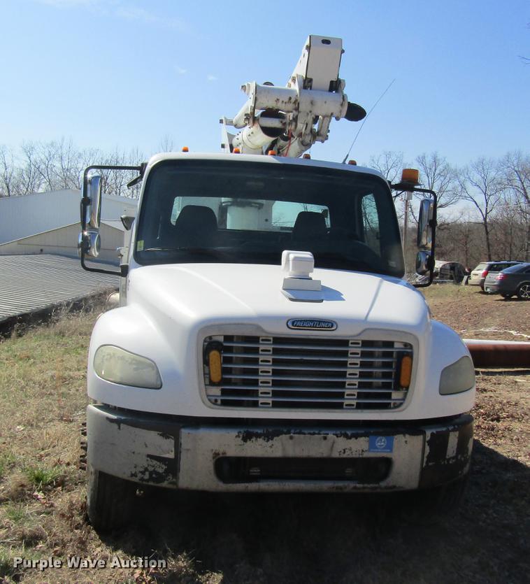 image for item DC4360 2005 Freightliner M2 106 bucket truck
