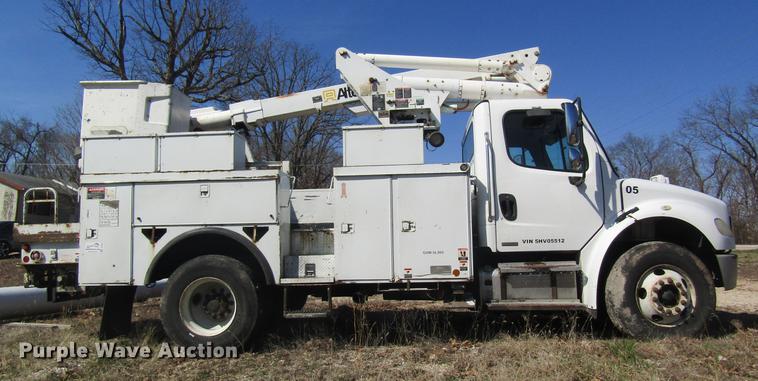 image for item DC4360 2005 Freightliner M2 106 bucket truck
