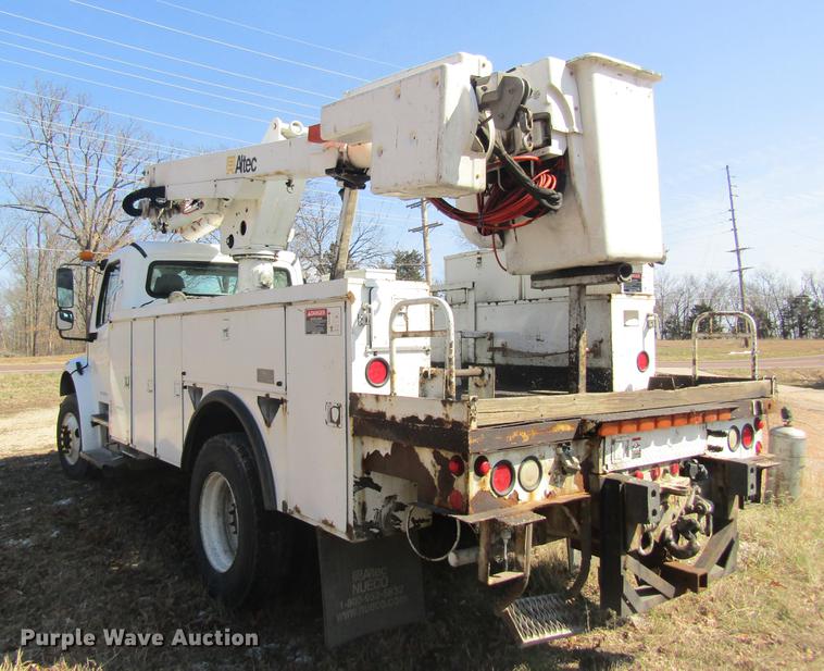 image for item DC4360 2005 Freightliner M2 106 bucket truck