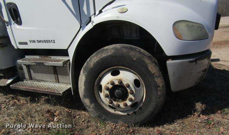 image for item DC4360 2005 Freightliner M2 106 bucket truck