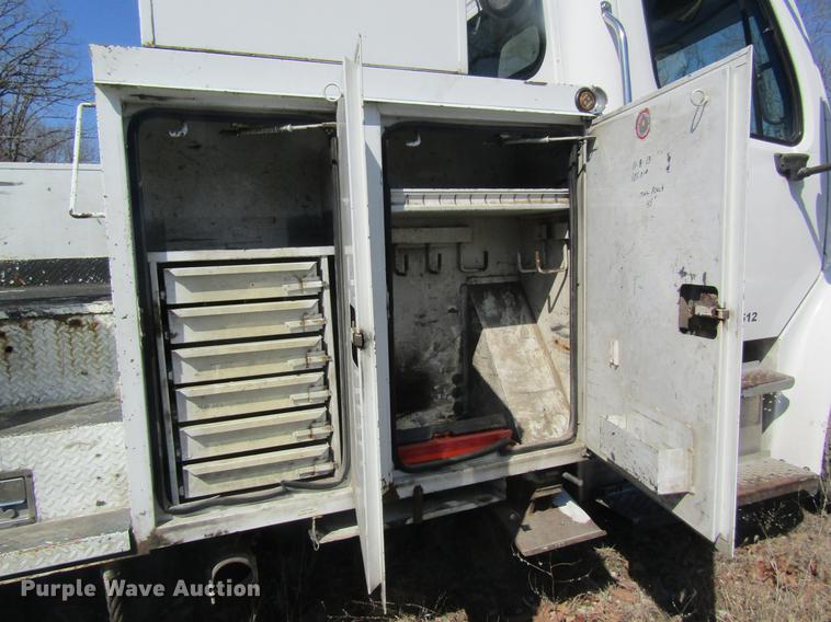 image for item DC4360 2005 Freightliner M2 106 bucket truck