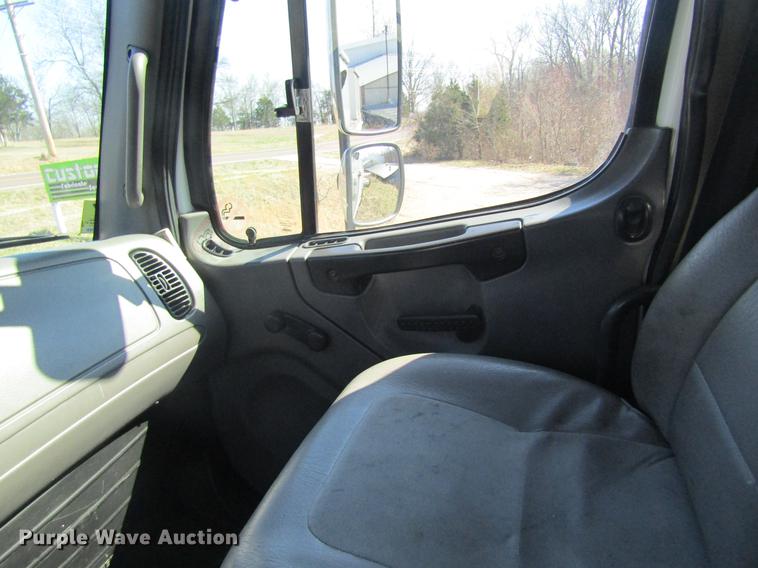 image for item DC4360 2005 Freightliner M2 106 bucket truck