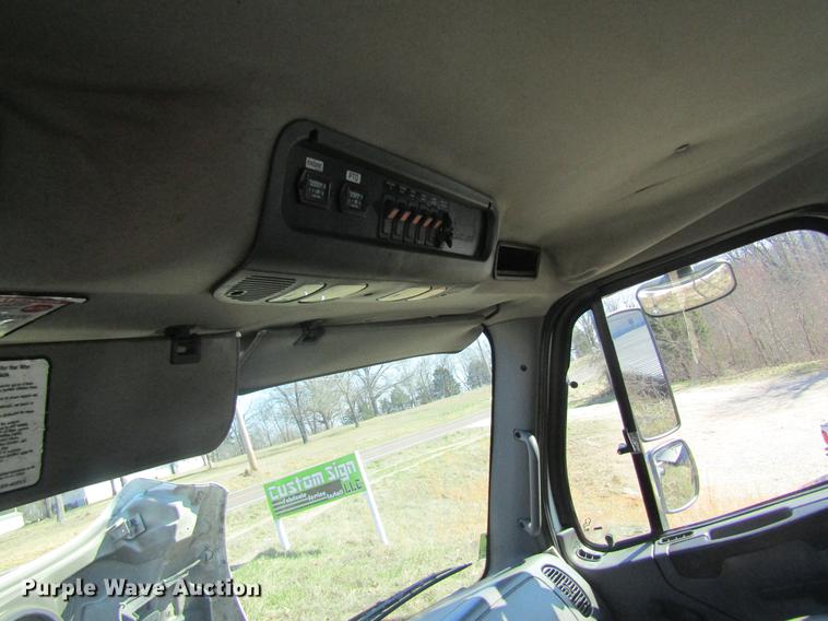 image for item DC4360 2005 Freightliner M2 106 bucket truck