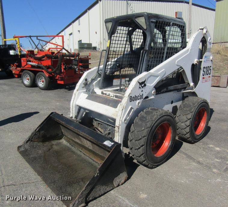image for item DC4385 2005 Bobcat S185 skid steer