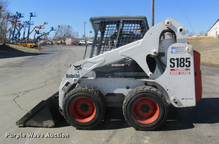 image for item DC4385 2005 Bobcat S185 skid steer
