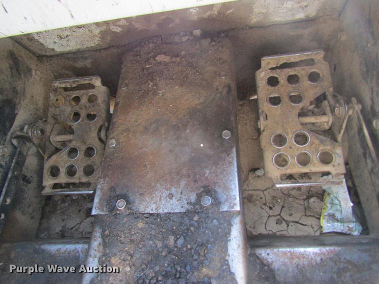 image for item DC4385 2005 Bobcat S185 skid steer