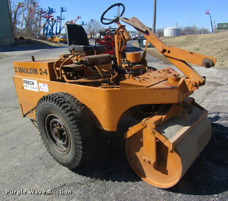 image for item DC4386 Mauldin 2-4 double drum vibratory roller