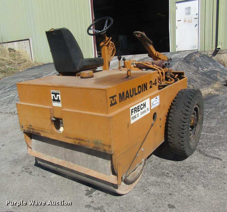 image for item DC4386 Mauldin 2-4 double drum vibratory roller