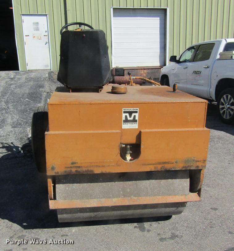 image for item DC4386 Mauldin 2-4 double drum vibratory roller