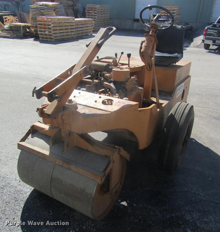 image for item DC4386 Mauldin 2-4 double drum vibratory roller