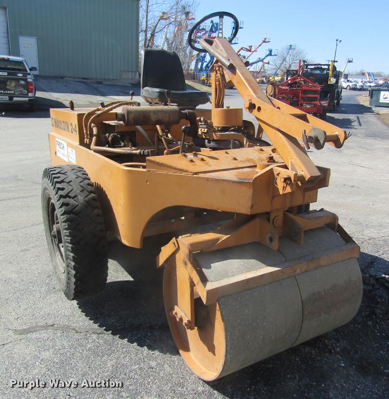 image for item DC4386 Mauldin 2-4 double drum vibratory roller