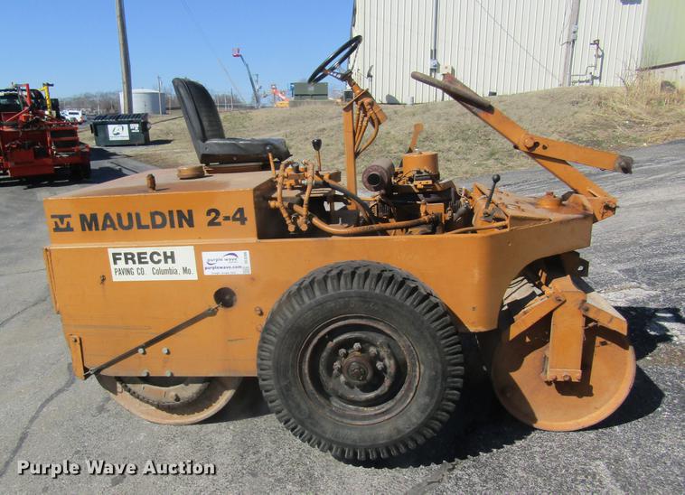 image for item DC4386 Mauldin 2-4 double drum vibratory roller