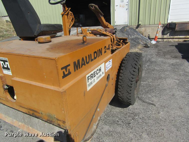 image for item DC4386 Mauldin 2-4 double drum vibratory roller