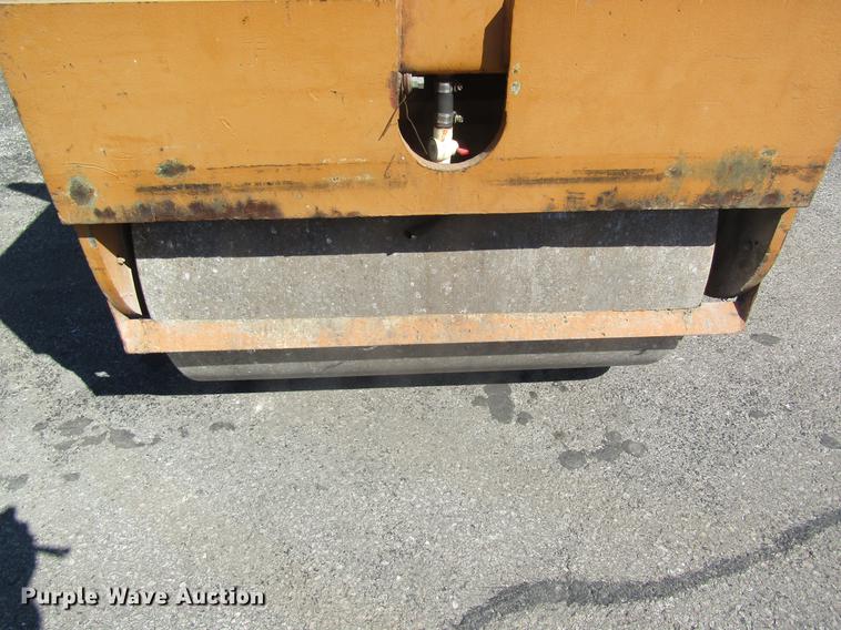 image for item DC4386 Mauldin 2-4 double drum vibratory roller