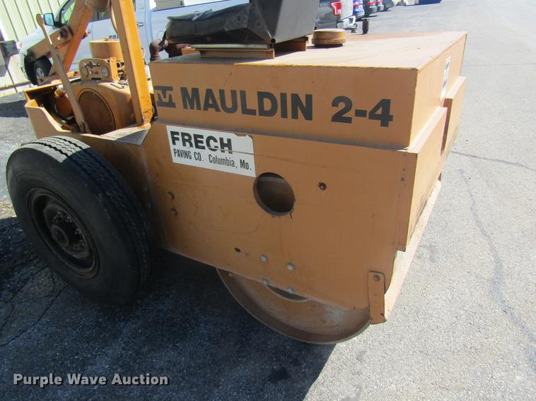 image for item DC4386 Mauldin 2-4 double drum vibratory roller