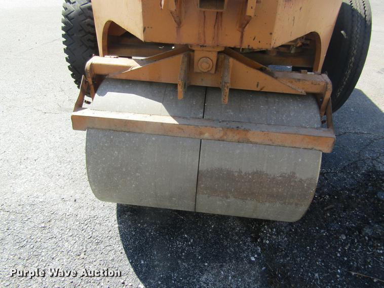 image for item DC4386 Mauldin 2-4 double drum vibratory roller