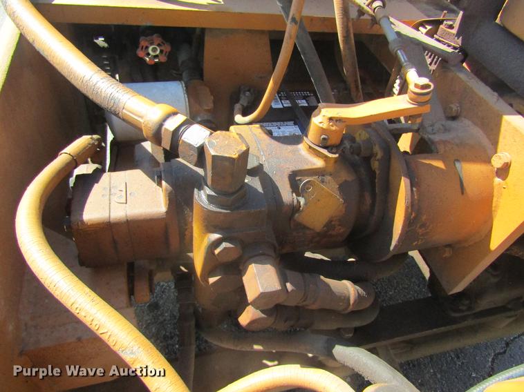 image for item DC4386 Mauldin 2-4 double drum vibratory roller