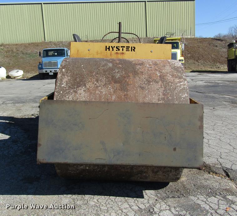 image for item DC4393 1980 Hyster C350C double drum roller