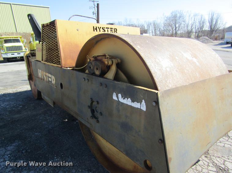 image for item DC4393 1980 Hyster C350C double drum roller