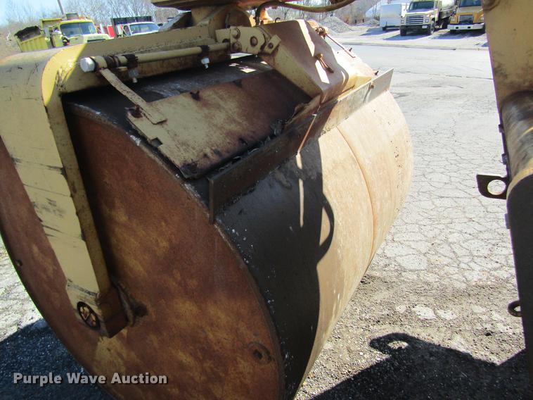 image for item DC4393 1980 Hyster C350C double drum roller