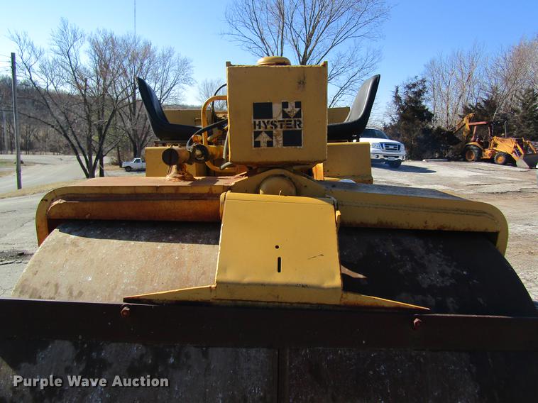 image for item DC4393 1980 Hyster C350C double drum roller