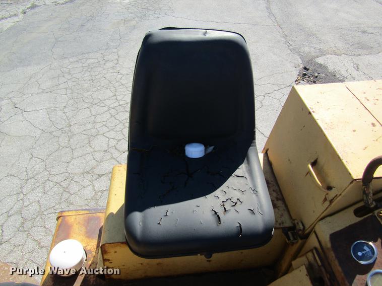 image for item DC4393 1980 Hyster C350C double drum roller