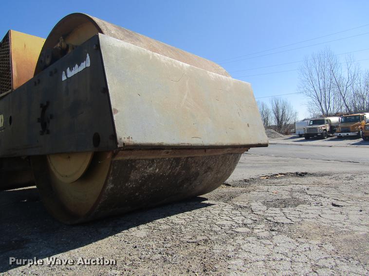 image for item DC4393 1980 Hyster C350C double drum roller