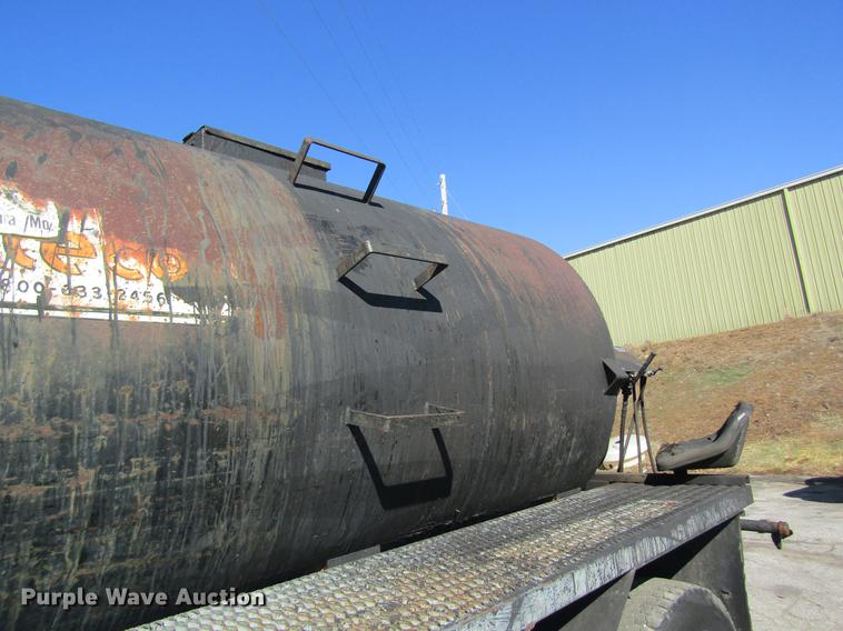 image for item DC4394 1998 Freightliner FL70 seal coat truck