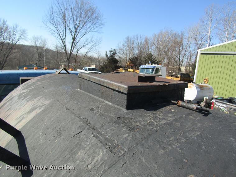 image for item DC4394 1998 Freightliner FL70 seal coat truck