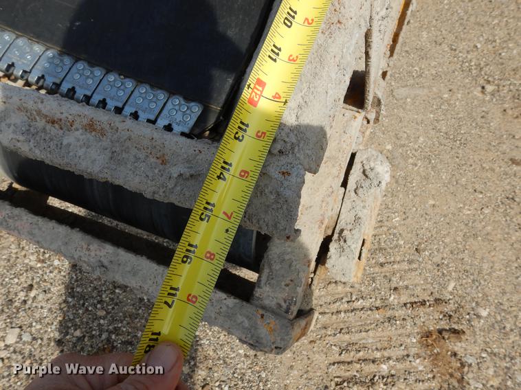 image for item DC5967 Gomaco GT-6200 curb and gutter machine