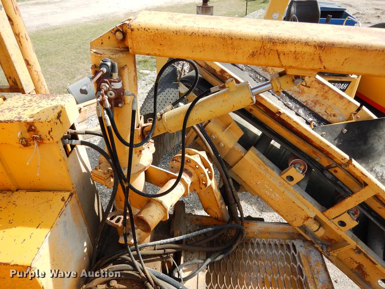 image for item DC5967 Gomaco GT-6200 curb and gutter machine